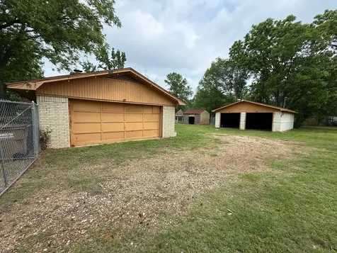 204 N Us Highway 287 Elkhart TX 75839