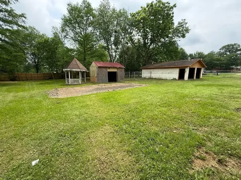 204 N Us Highway 287 Elkhart TX 75839