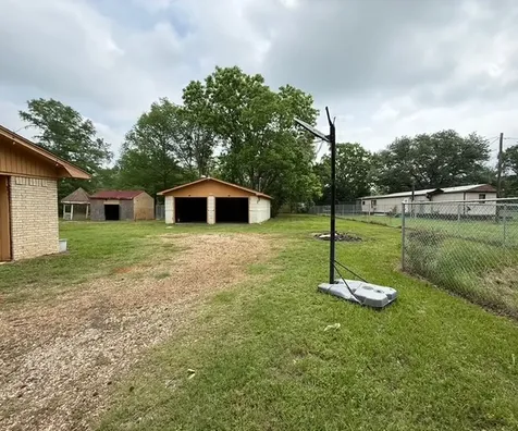 204 N Us Highway 287 Elkhart TX 75839