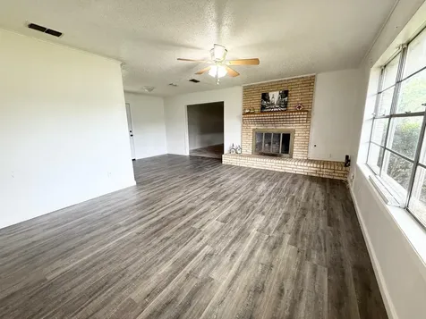 204 N Us Highway 287 Elkhart TX 75839