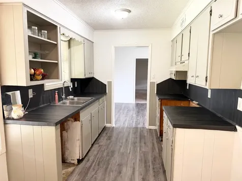 204 N Us Highway 287 Elkhart TX 75839