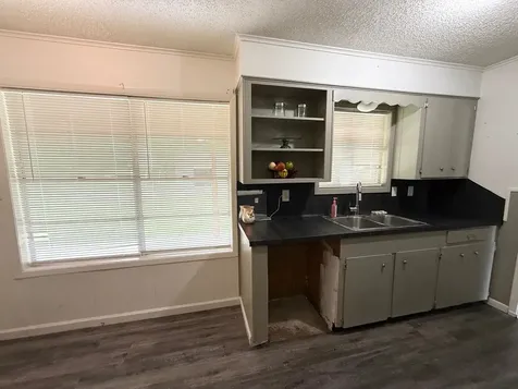 204 N Us Highway 287 Elkhart TX 75839