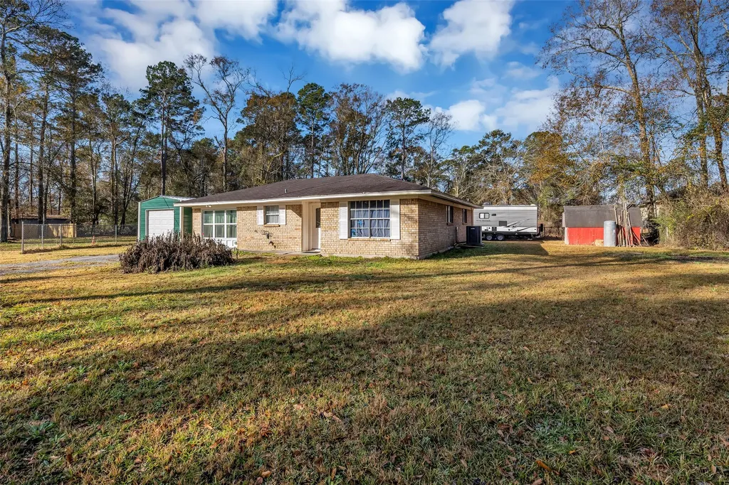19742 Live Oak N New Caney TX 77357