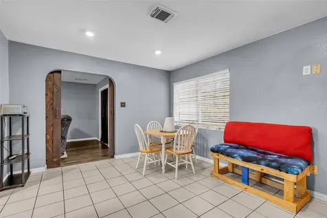 19742 Live Oak N New Caney TX 77357