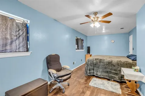 19742 Live Oak N New Caney TX 77357