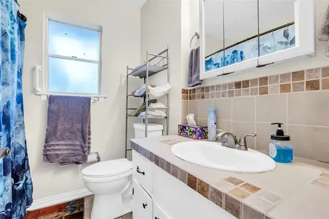 19742 Live Oak N New Caney TX 77357