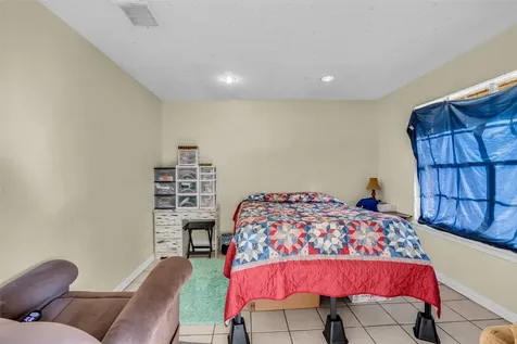 19742 Live Oak N New Caney TX 77357