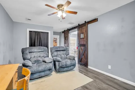 19742 Live Oak N New Caney TX 77357