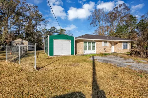 19742 Live Oak N New Caney TX 77357