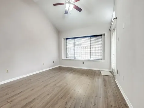 39 N Lakeridge Circle The Woodlands TX 77381