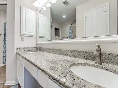 39 N Lakeridge Circle The Woodlands TX 77381