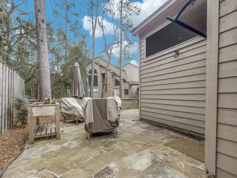 39 N Lakeridge Circle The Woodlands TX 77381