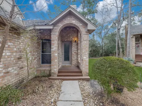 39 N Lakeridge Circle The Woodlands TX 77381