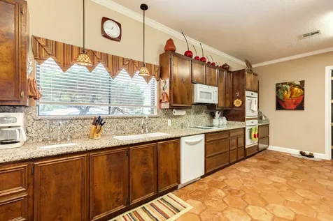 42 W Dansby Drive Galveston TX 77551
