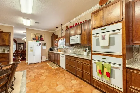 42 W Dansby Drive Galveston TX 77551