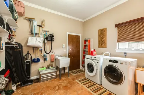 42 W Dansby Drive Galveston TX 77551