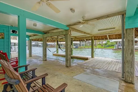 1222 Oahu Drive Galveston TX 77554