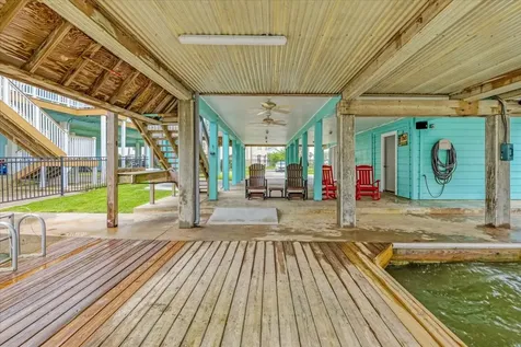1222 Oahu Drive Galveston TX 77554