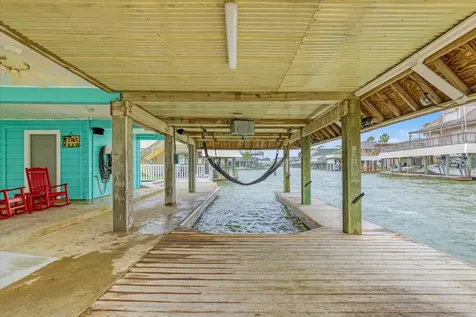 1222 Oahu Drive Galveston TX 77554