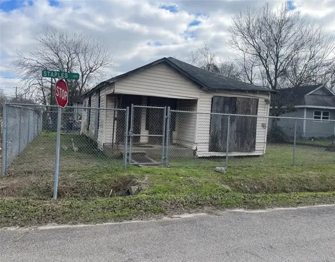 2124 Staples Street Houston TX 77026