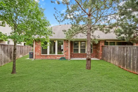 15 Heirloom Garden Place The Woodlands TX 77354