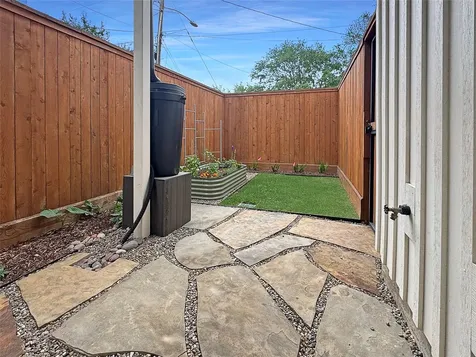 408 Pecore Street Houston TX 77009