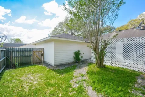 10811 Vickijohn Court Houston TX 77071
