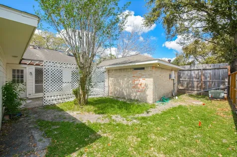 10811 Vickijohn Court Houston TX 77071