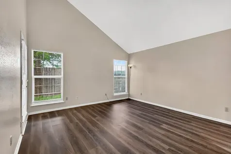 8667 Vinkins Road Houston TX 77071