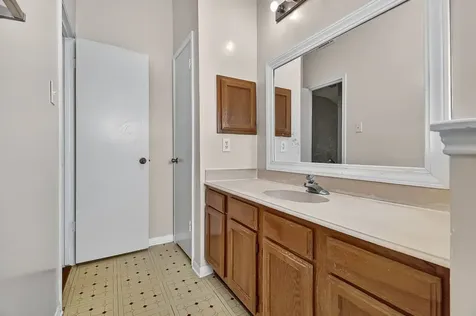 8667 Vinkins Road Houston TX 77071