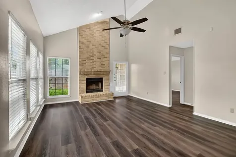 8667 Vinkins Road Houston TX 77071