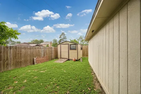 2317 Champion Drive Pearland TX 77581