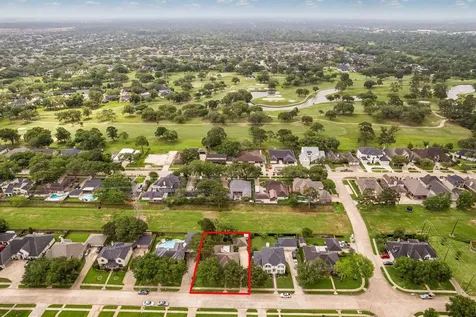 2317 Champion Drive Pearland TX 77581