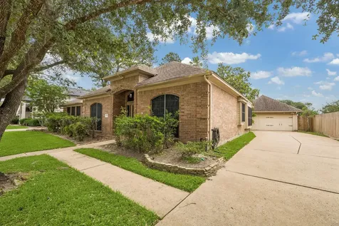 2317 Champion Drive Pearland TX 77581