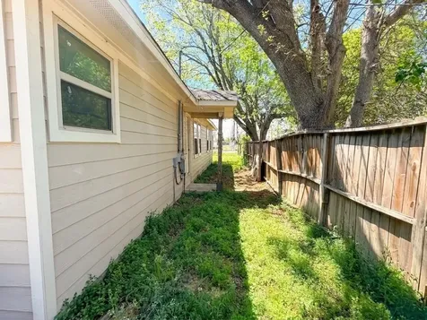 102 Elmfield Street Houston TX 77047