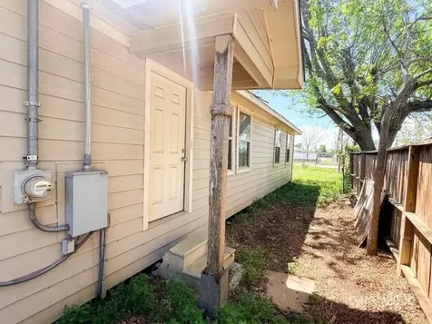 102 Elmfield Street Houston TX 77047