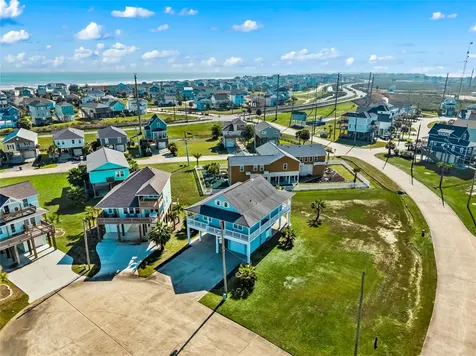 3910 Palmdale Court Galveston TX 77554