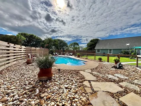 509 Seakist Road Port Lavaca TX 77979