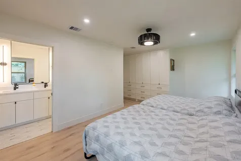 5326 Carew Street Houston TX 77096
