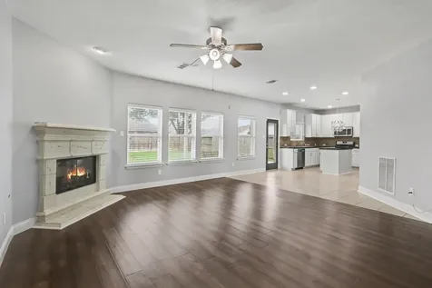2705 Golden Creek Lane Pearland TX 77584