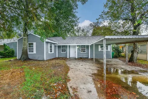 500 Farrer Street Angleton TX 77515