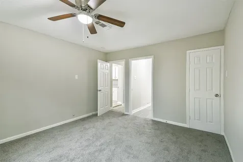 500 Farrer Street Angleton TX 77515
