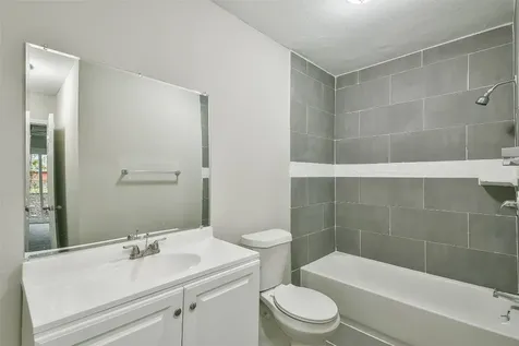 500 Farrer Street Angleton TX 77515