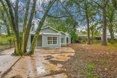 500 Farrer Street Angleton TX 77515