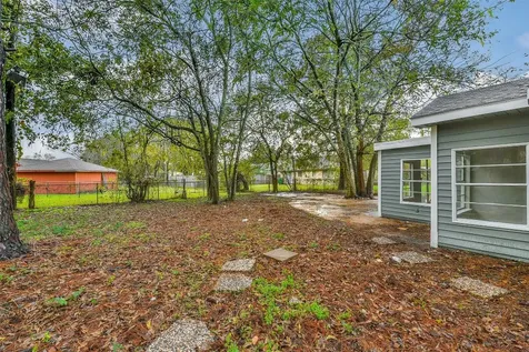 500 Farrer Street Angleton TX 77515