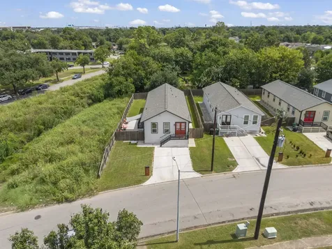 7393 Fairway Drive B Houston TX 77087