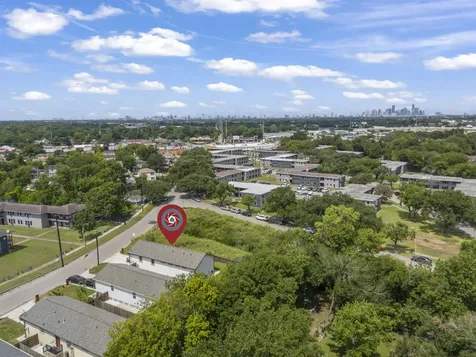 7393 Fairway Drive B Houston TX 77087