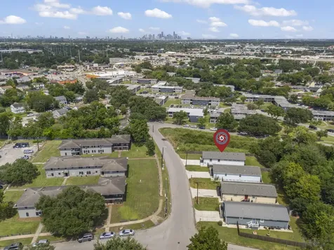 7393 Fairway Drive B Houston TX 77087