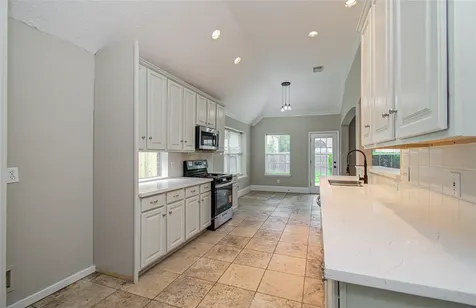 6801 Paigetree Lane Pearland TX 77584
