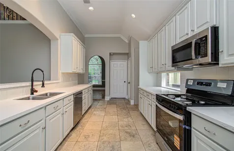 6801 Paigetree Lane Pearland TX 77584